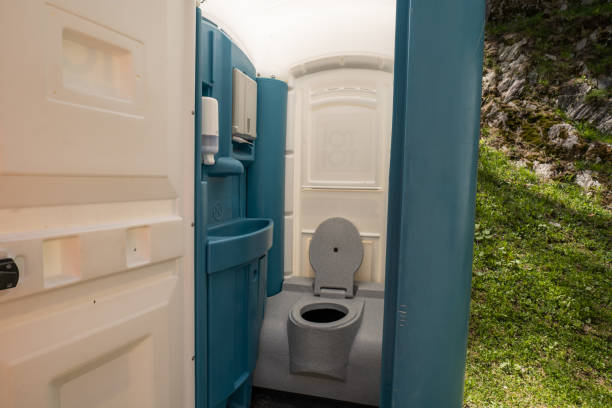 Best Porta potty rental near me  in Northwest Harbor, NY